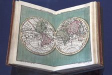 Bildergalerie Gutenberg-Museum "Buchgeschichte" Tobias Lobeck/Tobias Lotter: Weltkarte im Kleinformat (Augsburg 1747) Die Welt in der Tasche: Erdkarte im Kleinformat (11,5 x 9,5 cm) von Tobias Lobeck und Tobias Konrad Lotter (Augsburg 1747).