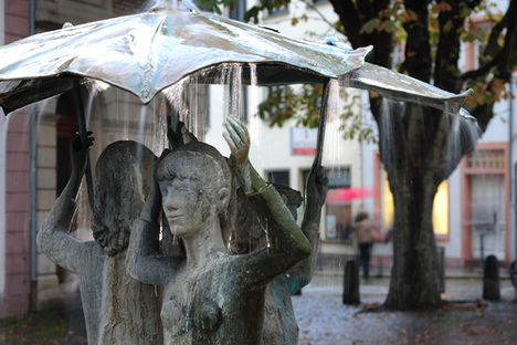 Mädchenbrunnen auf dem Ballplatz