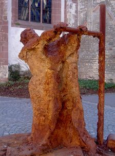 Gutenberg an der Buchpresse, Karmeliterplatz