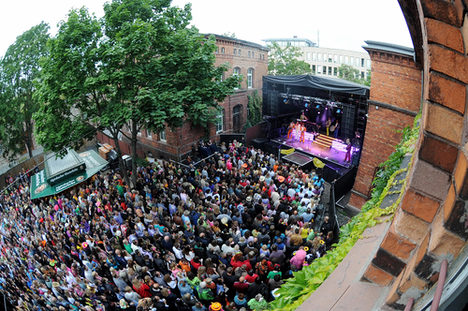 Konzert im Hof des Kulturzentrums