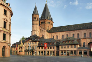 Cathédrale Saint-Martin – tour est © Carsten Costard